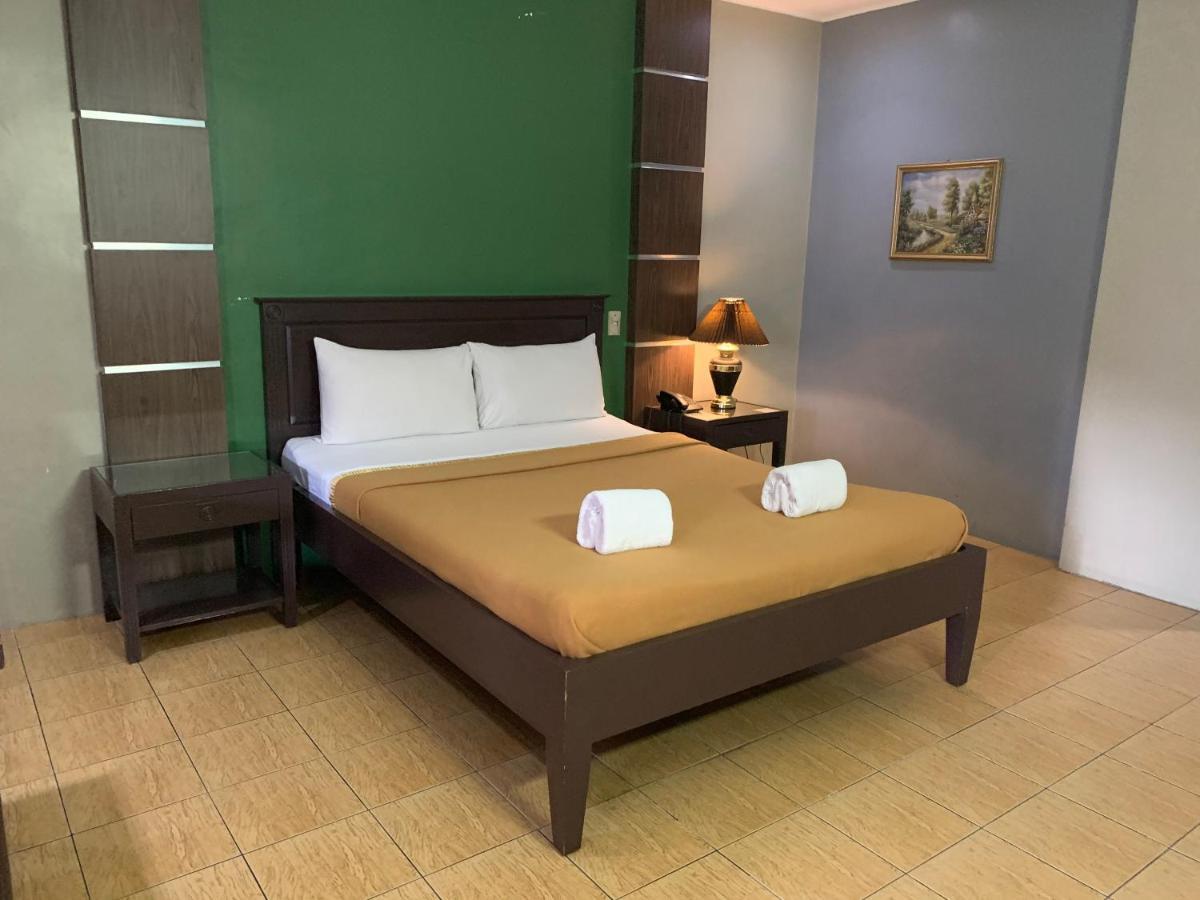La Maja Rica Hotel Tarlac City Exterior foto